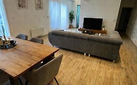 Aix les Bains Bel appartement 3 pièces proche du lac parking privé